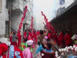 WS PAN Gongs and drums,Yangge dance,and fireworks in a wedding/hancheng,shaanxi,China Stock Footage