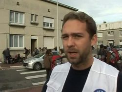 CLEAN: Migrants get survival handouts from French charities News Clip