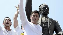 VOICED : Venezuela lider opositor se entrega News Clip