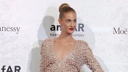 Sharon Stone helps raise $1.1M for AIDS research Instructional Video