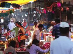 MS Shot of Shoppers and traders at busy wholesale Crawford market / Mumbai, India Stock Footage