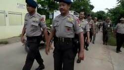 CLEAN : Indonesians celebrate News Clip