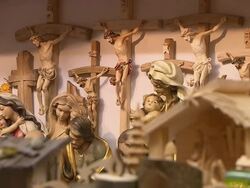 Munich downtown - Marienplatz, christmas decoration, jesus on the cross, christmas market Stock Footage