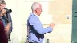 CLEAN : French rogue trader Kerviel must pay 1.0 mn euros to bank News Clip