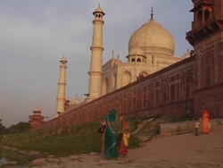 WS, Group of  women walking towards Taj Mahal, rear view, Agra, India Stock Footage