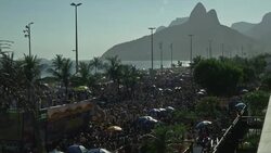 VOICED : Sao Paulo tambien enciende su fiesta en carnaval News Clip