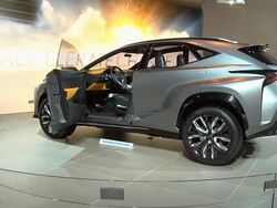 2013 Lexus LF-NX concept SUV montage Stock Footage