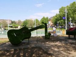 Yerevan, lake and monuments in Jerewan park Stock Footage