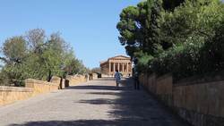 Italy, Agrigento - Valley of the Temples - Akklesiasterion Instructional Video