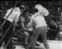 MIDDLEWEIGHT CHAMP RETAINS TITLE & FARR'S COME-BACK News Clip