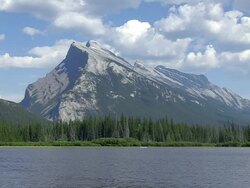 WS View of Vermillion Lakes with Mount Rundle / Banff Nationalpark, Alberta, Canada Stock Footage