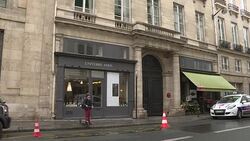 CLEAN : Ex French president Chirac leaves hospital to recover at home News Clip