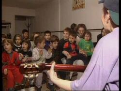 YUGOSLAVIA: BELGRADE: KOSOVO CRISIS: CHILDREN ENTERTAINED News Clip