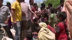 CLEAN : 200 Rohingya refugees flee across Myanmar border into Bangladesh News Clip