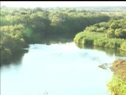 The U.S. goverment plans to start construction on a 700 mile fence between the U.S. and Mexico borders in the spring. Some Texas residents say the fence will cut them off from the Rio Grande. Supporters say it'll help curb illegal immigration Instructional Video