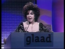 ENTERTAINMENT WEEKLY: ENT1- LIZ TAYLOR News Clip