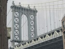 Manhattan Bridge/DUMBO establishing shot Stock Footage