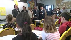 CLEAN : Hollande calls on all French people to vote News Clip