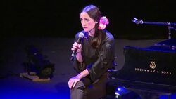 VOICED : Julieta Venegas retrata la violencia en Mexico News Clip