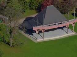 MS AERIAL ZI PAN ZO Bushnell Park in city / Connecticut, United States Stock Footage