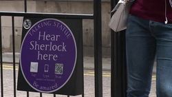 CLEAN : Art project gives London statues a voice News Clip