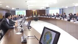 VOICED : Dilma lucha por rescatar su gobierno News Clip