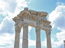 HD: Pergamum-Turkey &quot;Temple of Trajan&quot; Stock Footage