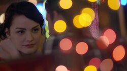 Young couple chat and laugh in local caf_ Stock Footage