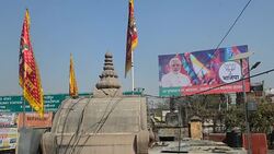CLEAN : Modi battles for hearts and minds in India's holy city News Clip