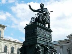 PAN Monument of King Max I Joseph In Front Of The National Theater In Munich. Stock Footage