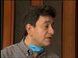 Couple gets married in masks, epidemiologist comments News Clip