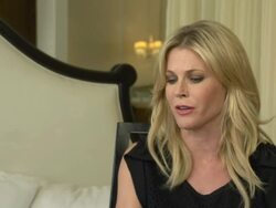 INTERVIEW - Julie Bowen on the Raise Your Hand for Stock Footage