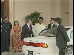MALAYSIA: MINISTERS ARRIVE FOR APEC ECONOMIC SUMMIT (2) Instructional Video