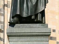 Martin Luther statue in Dresden Stock Footage