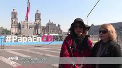 VOICED : Mexicanos se preparan para recibir al papa News Clip