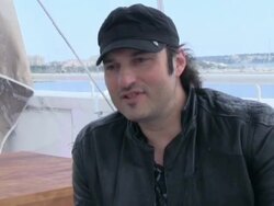 Robert Rodriguez says "Machete Kills" with Mel Gib Stock Footage