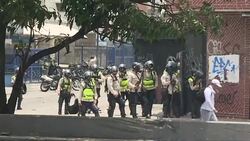 CLEAN : Venezuela: Clashes erupt at mother of all protests News Clip