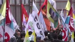 Hundreds protest in support of Kurdish fighters defending Syrian city of Kobani Instructional Video
