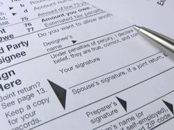 tax return series Stock Footage