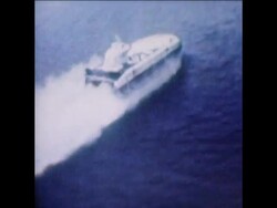 SYND 29 11 76 US NAVY PRESENT THE THE SES 100-B SIDEWALL HOVERCRAFT News Clip