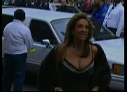 Minnelli madness grips New York as star weds for fourth time News Clip