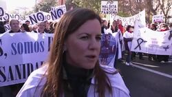 Thousands of Spanish medical workers protests plans to privatise hospitals News Clip
