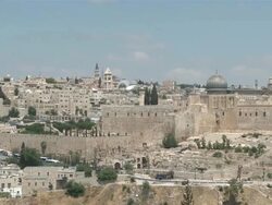 WS PAN view of Temple Mount in city / Jerusalem, Mechoz Jeruschalajim, Israel Stock Footage