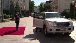CLEAN : Canadian PM visits Kiev on eve of G7 News Clip