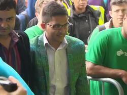 ATMOSPHERE - Sam Shaikh and Jameel Ahmed are the first through the doors at the Apple launch the iPhone 6 and iPhone 6 Plus Stock Footage