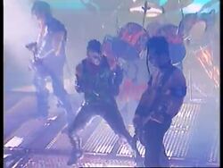 ENTERTAINMENT WEEKLY: BRUISER News Clip