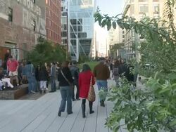 MS People strolling in Highline Park / New York, New York, United States Stock Footage