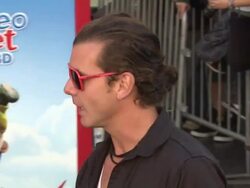 Gavin Rossdale, Kids at the 'Gnomeo & Juliet' Premiere at Los Angeles CA. (Footage by WireImage Video/GettyImages) Stock Footage