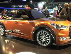 2012 Hyundai Veloster & 2013 Turbo montage Stock Footage