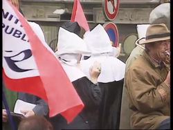 France - Anti Pope protest Instructional Video